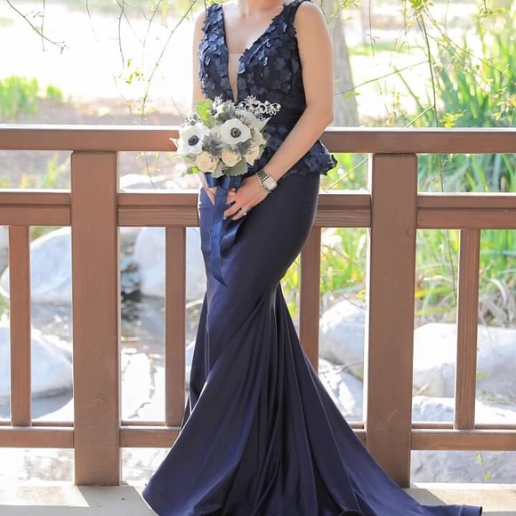 Jessica Angel evening gown with crystal belt - Picture 3 of 8